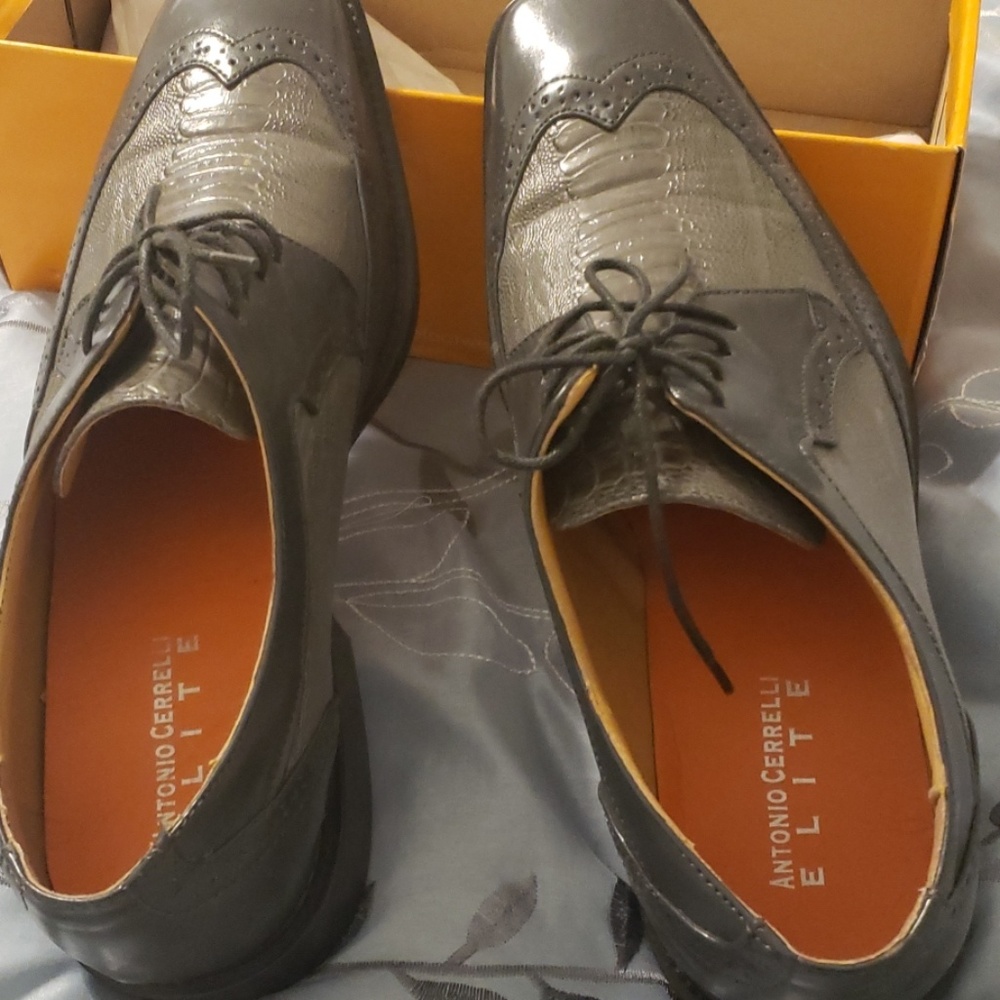 Men's 2-toned grey dress shoes